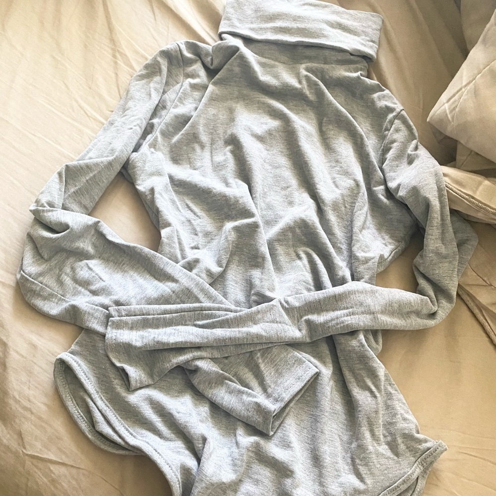 PRETTY LITTLE THING turtleneck longsleeve bodysuit